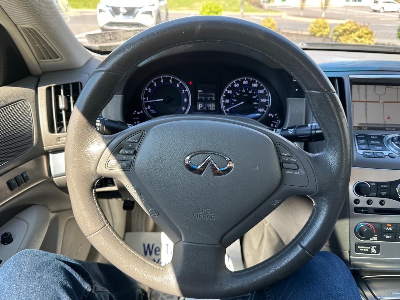 Infiniti G37 Sedan 4dr x AWD 2011