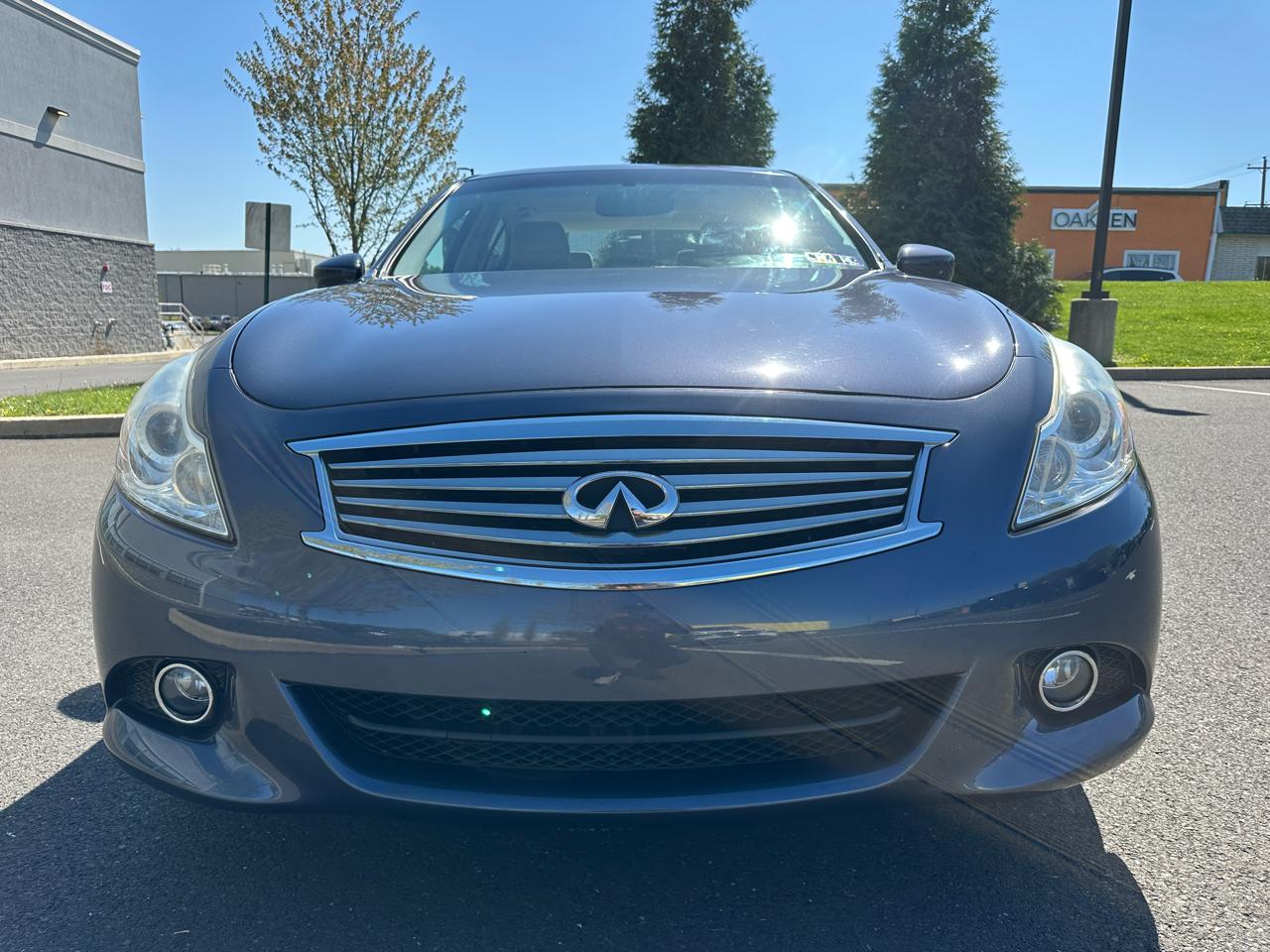 Infiniti G37 Sedan 4dr x AWD 2011
