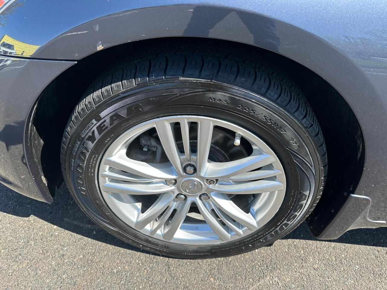 Infiniti G37 Sedan 4dr x AWD 2011