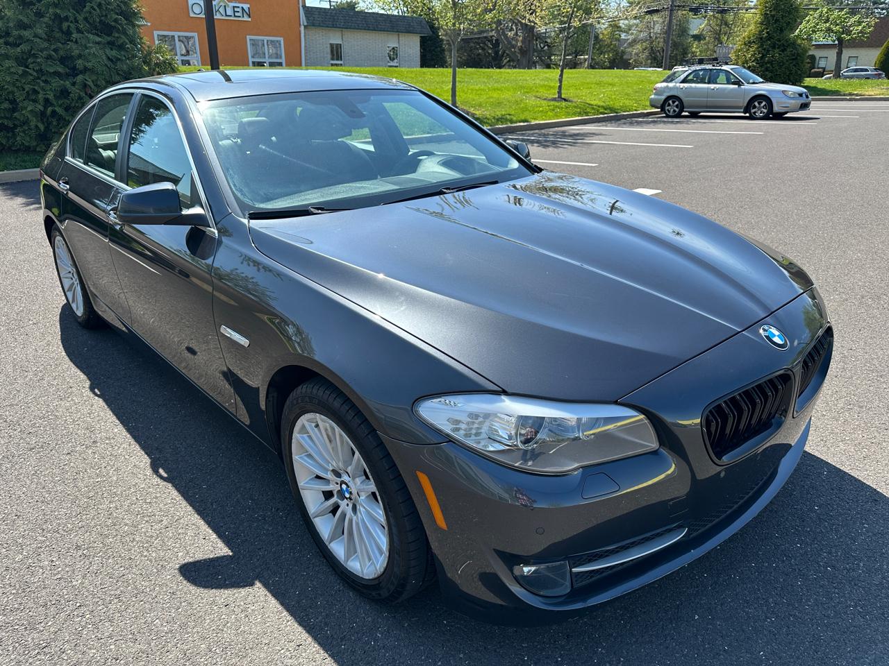 BMW 5 Series 4dr Sdn 535i xDrive AWD 2013