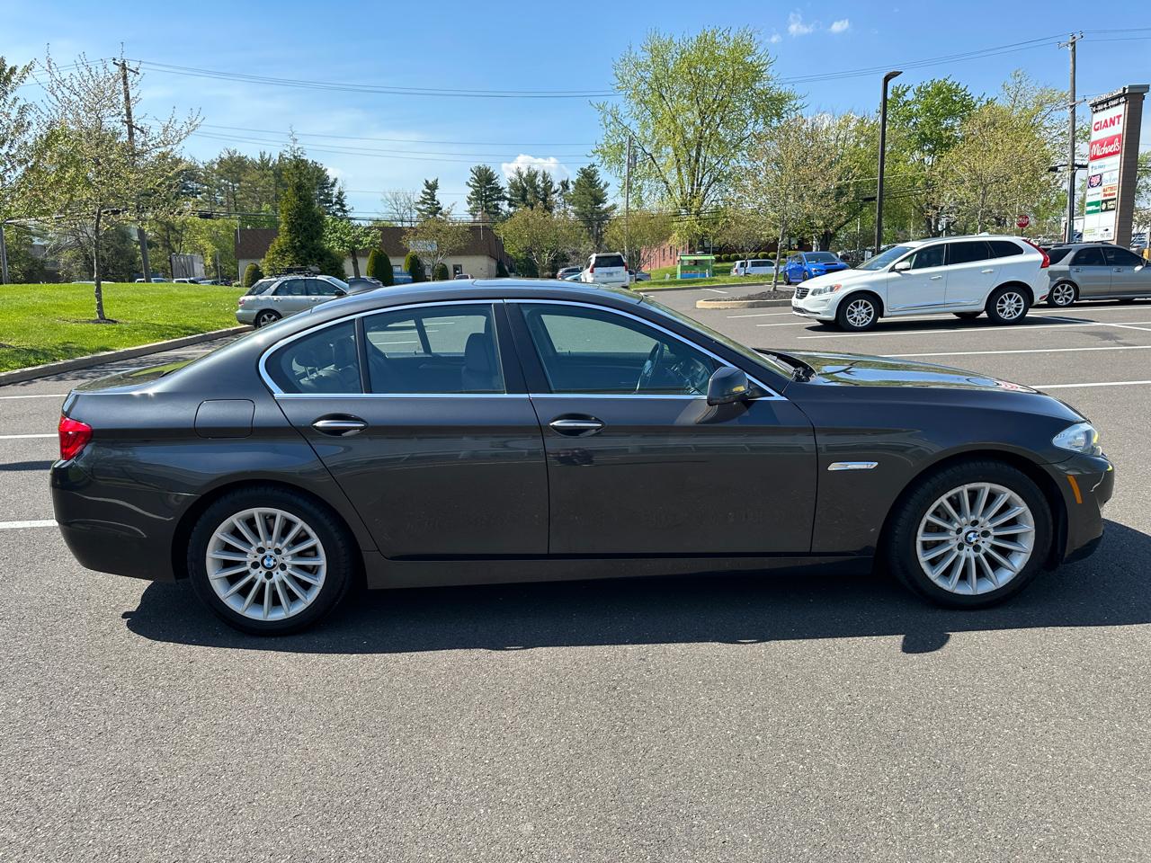 BMW 5 Series 4dr Sdn 535i xDrive AWD 2013