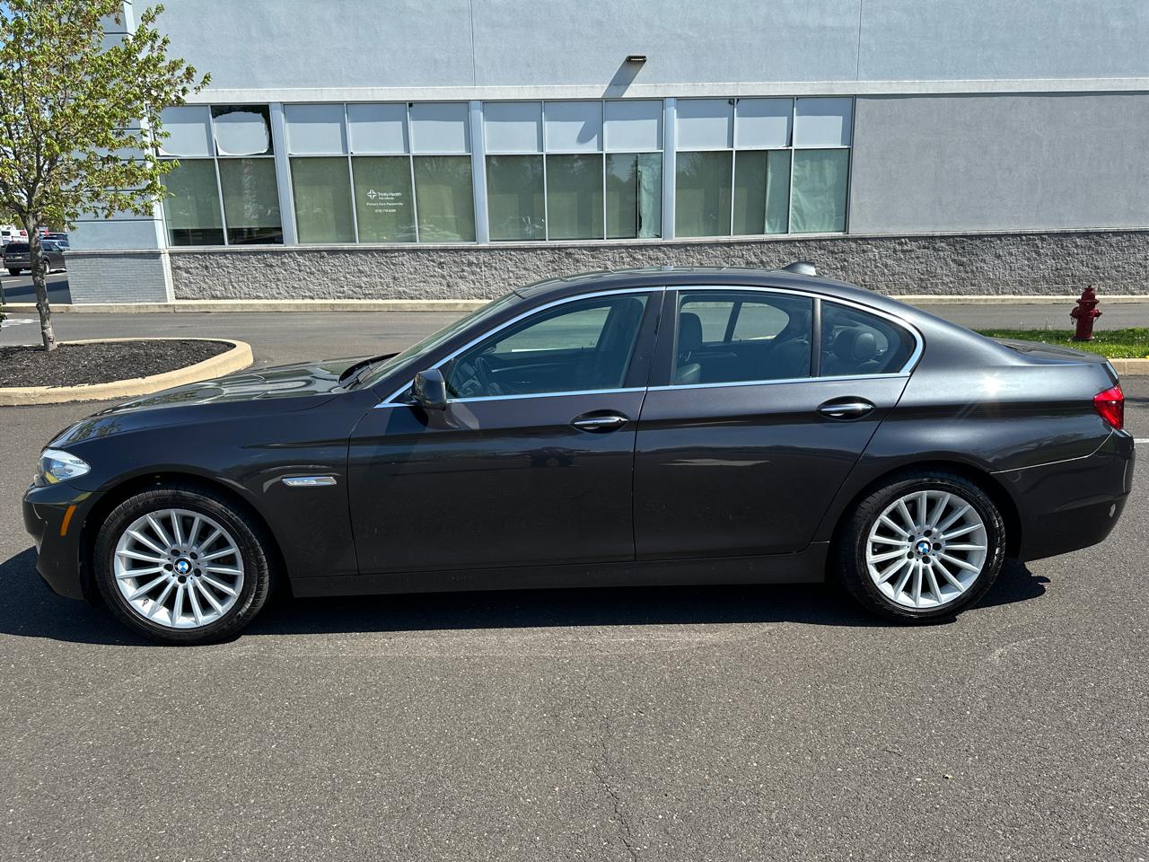 BMW 5 Series 4dr Sdn 535i xDrive AWD 2013