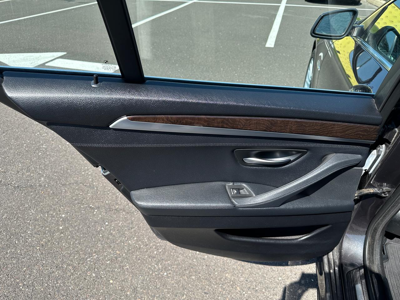 BMW 5 Series 4dr Sdn 535i xDrive AWD 2013