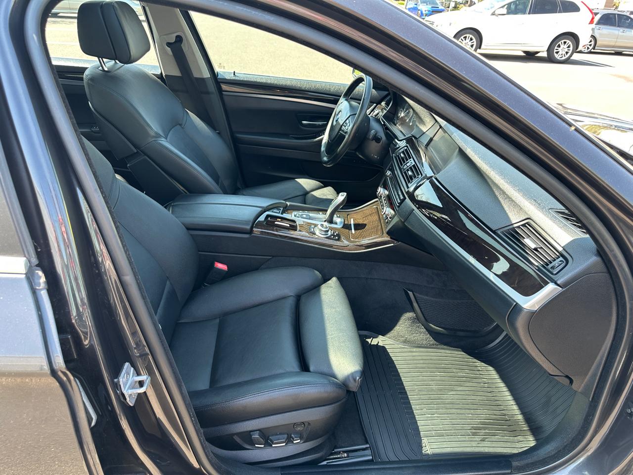 BMW 5 Series 4dr Sdn 535i xDrive AWD 2013