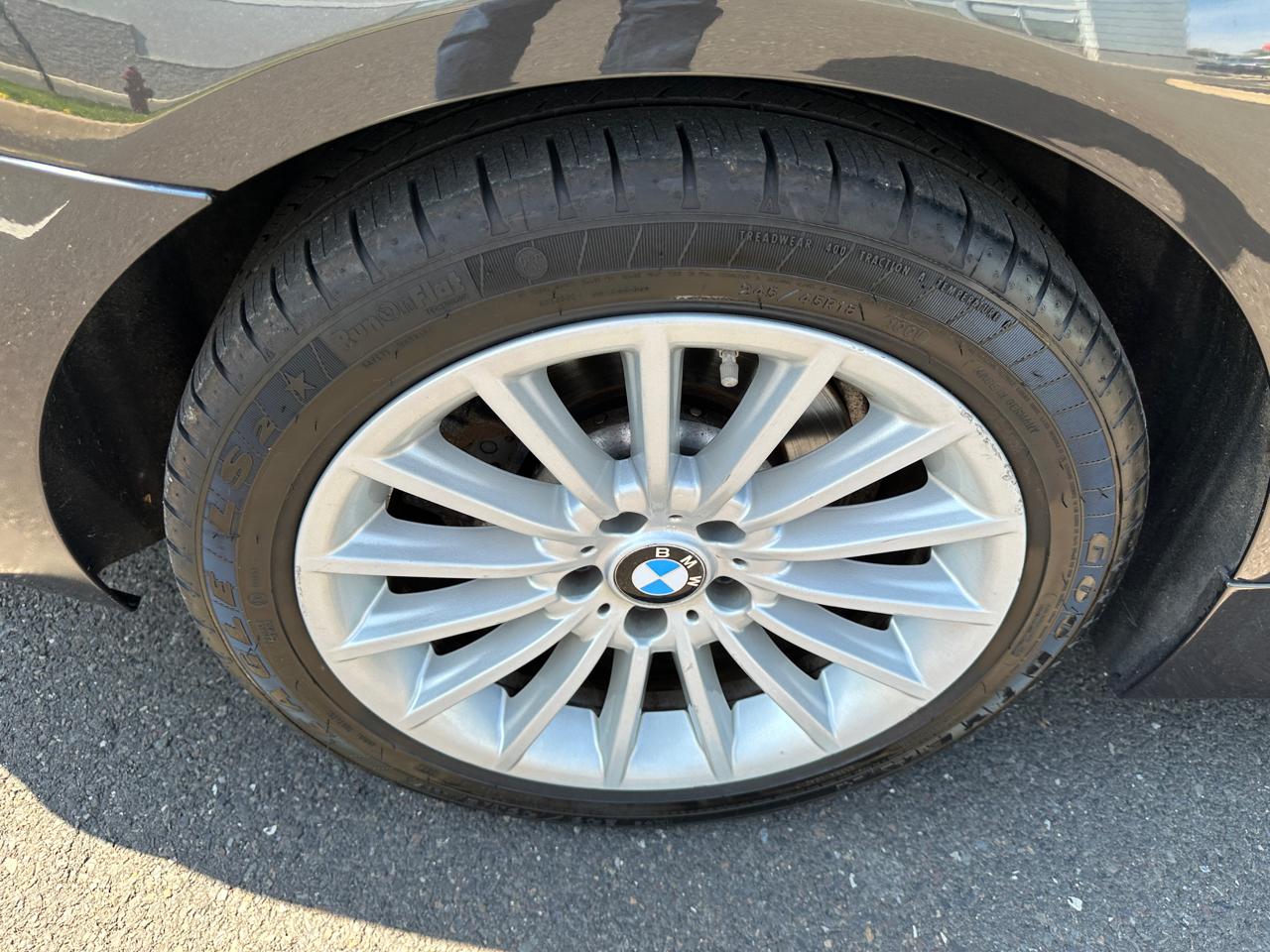 BMW 5 Series 4dr Sdn 535i xDrive AWD 2013