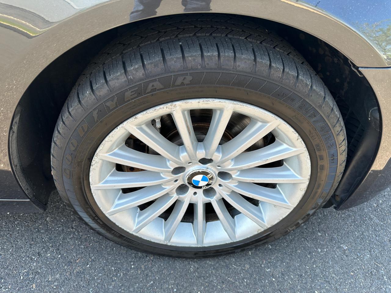 BMW 5 Series 4dr Sdn 535i xDrive AWD 2013