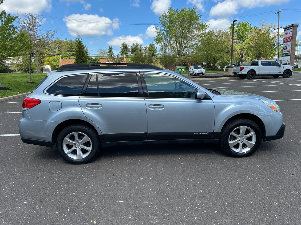 Subaru Outback 4dr Wgn H4 Auto 2.5i Limited 2013