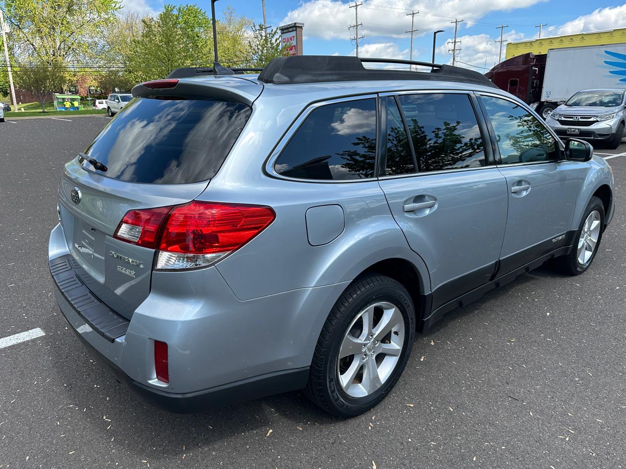 Subaru Outback 4dr Wgn H4 Auto 2.5i Limited 2013