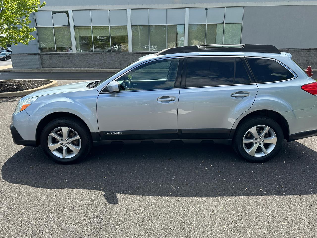 Subaru Outback 4dr Wgn H4 Auto 2.5i Limited 2013
