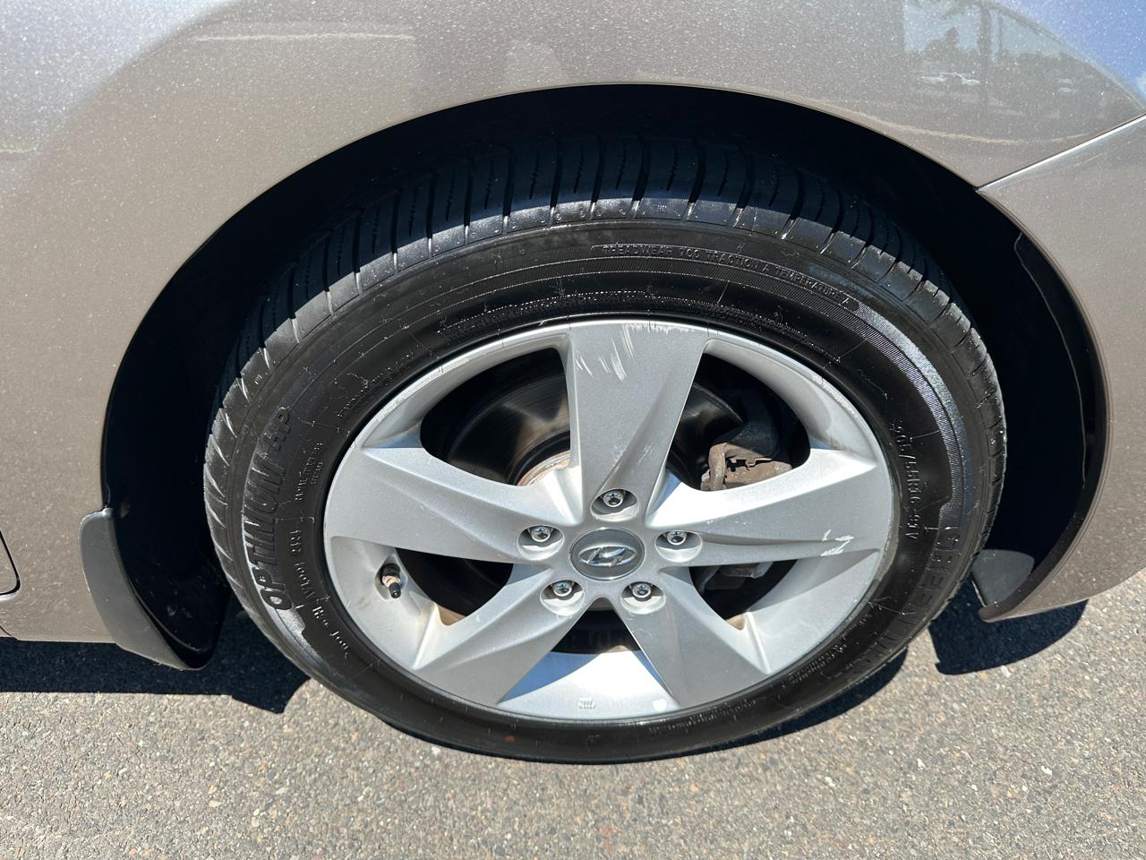 Hyundai Elantra 4dr Sdn Auto GLS PZEV (Alabama Plant) 2013