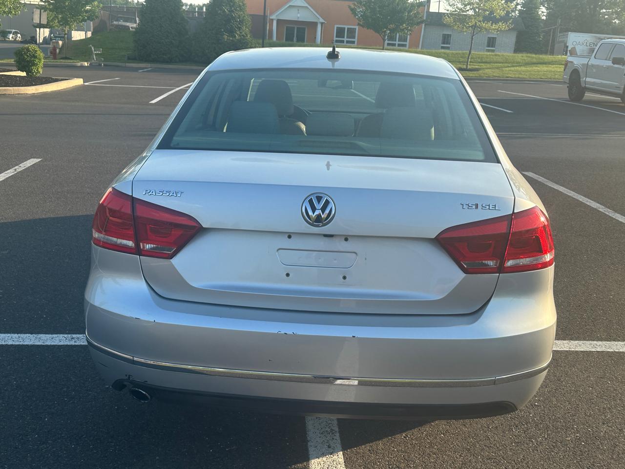 Volkswagen Passat 4dr Sdn 1.8T Auto SEL Premium 2014