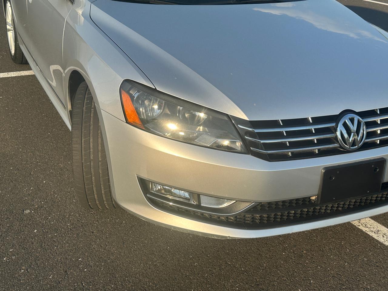 Volkswagen Passat 4dr Sdn 1.8T Auto SEL Premium 2014