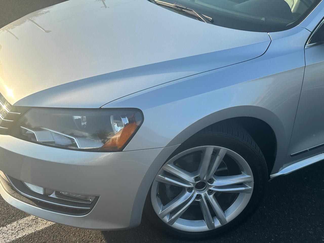 Volkswagen Passat 4dr Sdn 1.8T Auto SEL Premium 2014