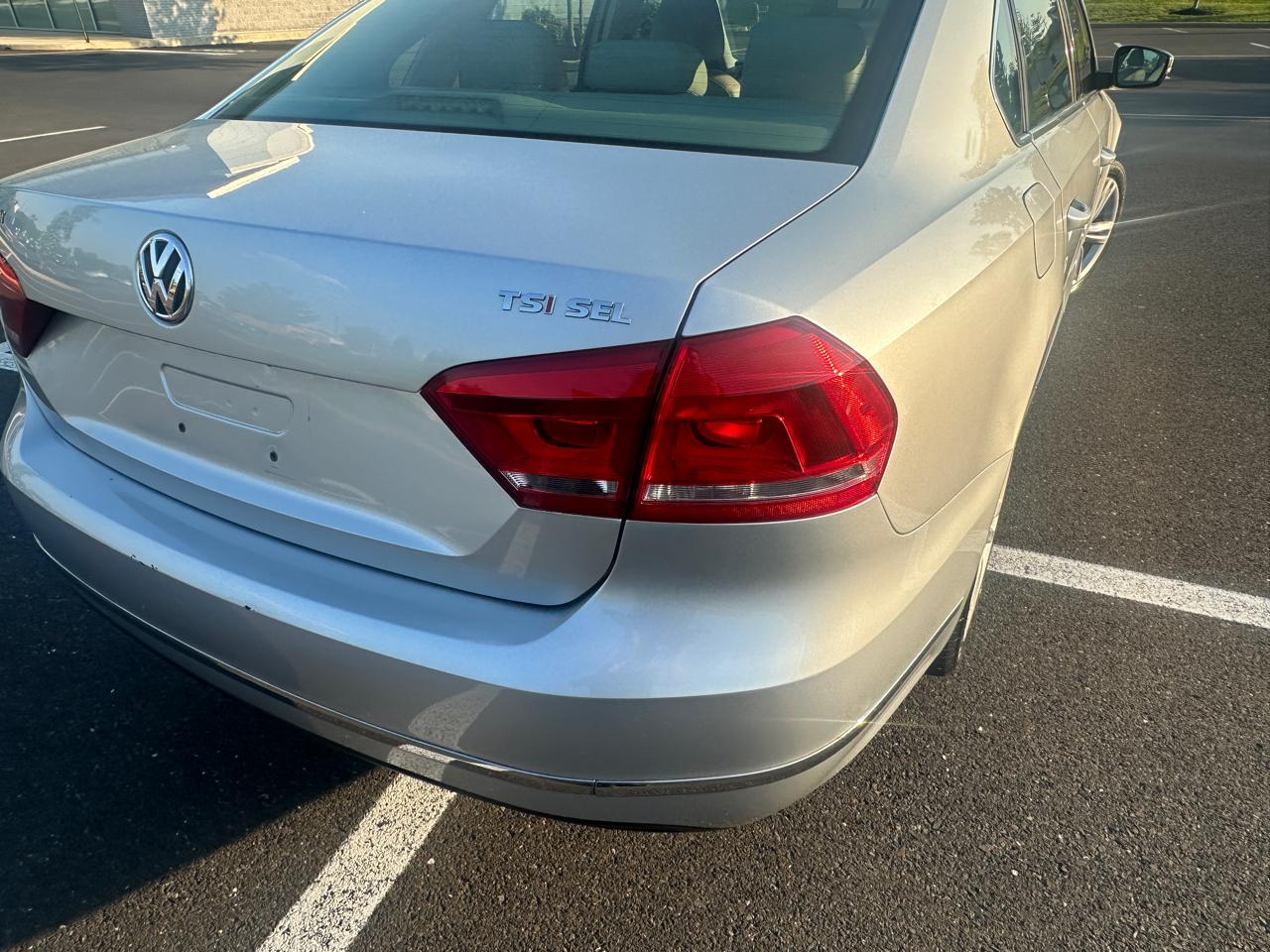 Volkswagen Passat 4dr Sdn 1.8T Auto SEL Premium 2014