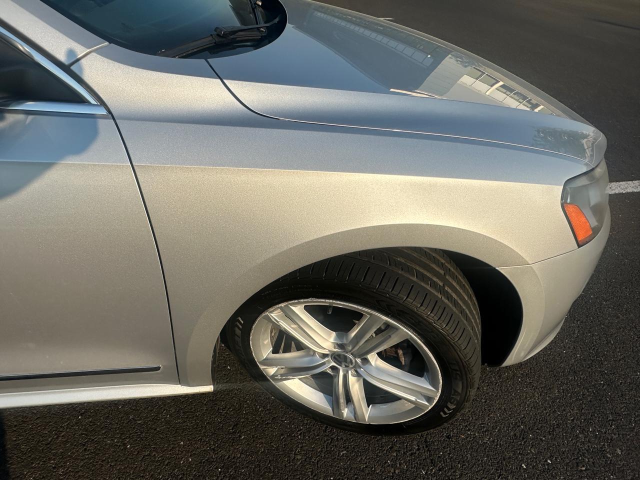 Volkswagen Passat 4dr Sdn 1.8T Auto SEL Premium 2014