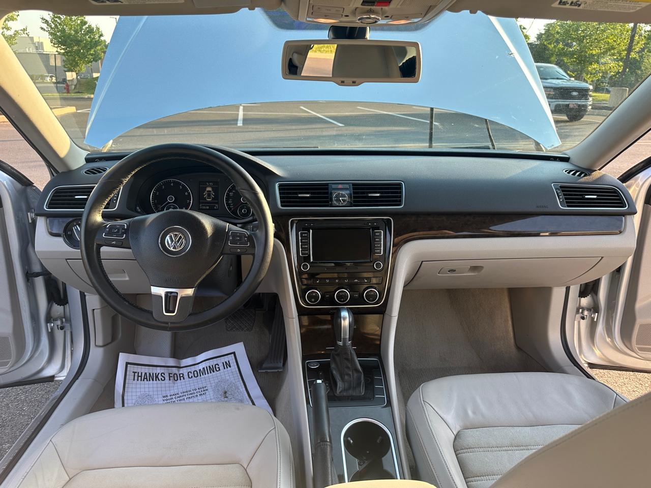 Volkswagen Passat 4dr Sdn 1.8T Auto SEL Premium 2014