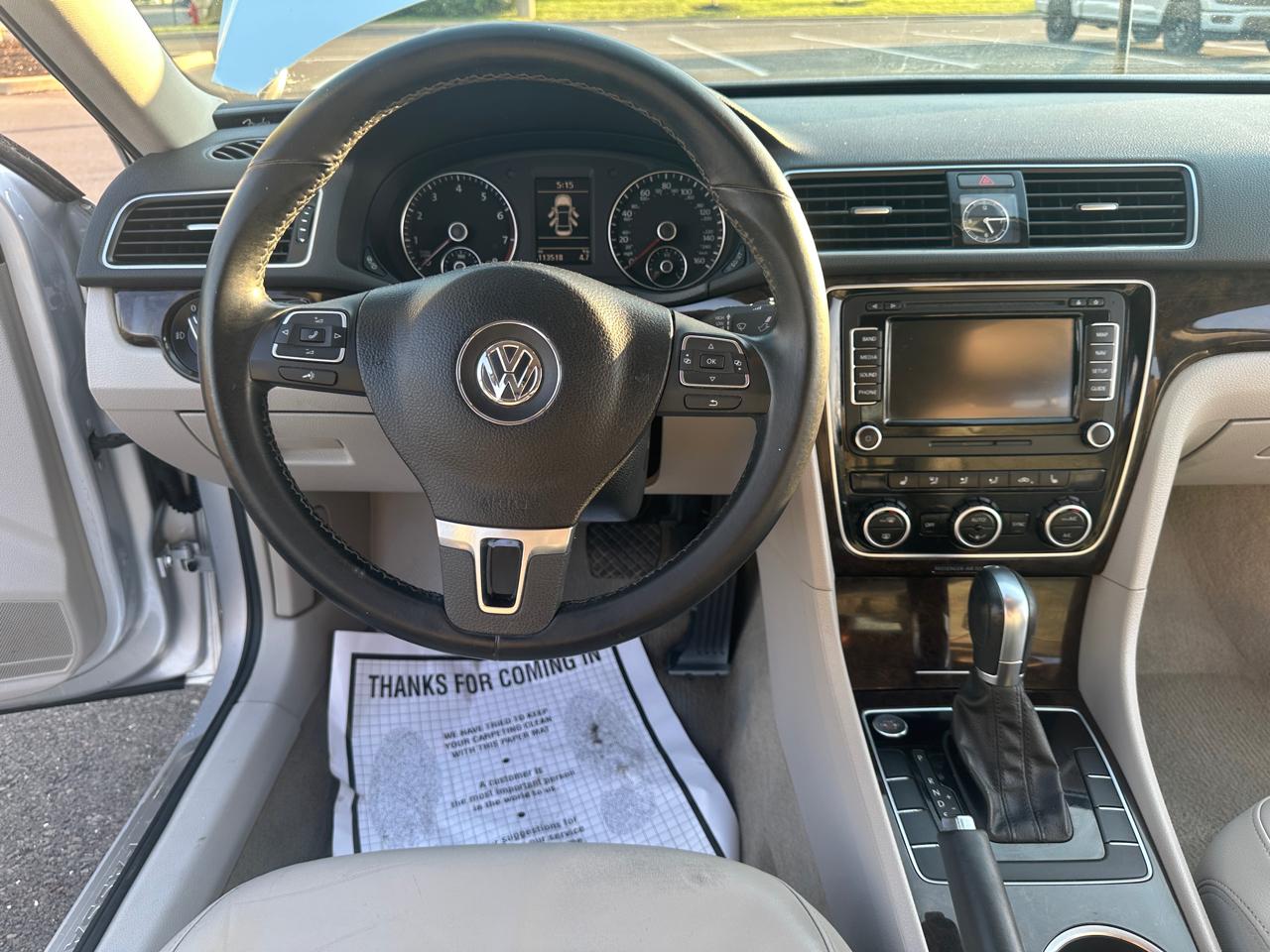 Volkswagen Passat 4dr Sdn 1.8T Auto SEL Premium 2014