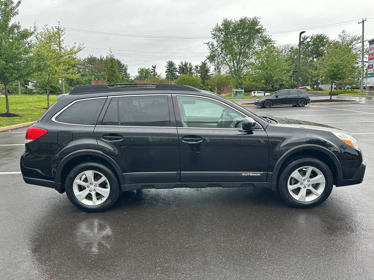 Subaru Outback 4dr Wgn H4 Auto 2.5i Premium 2013