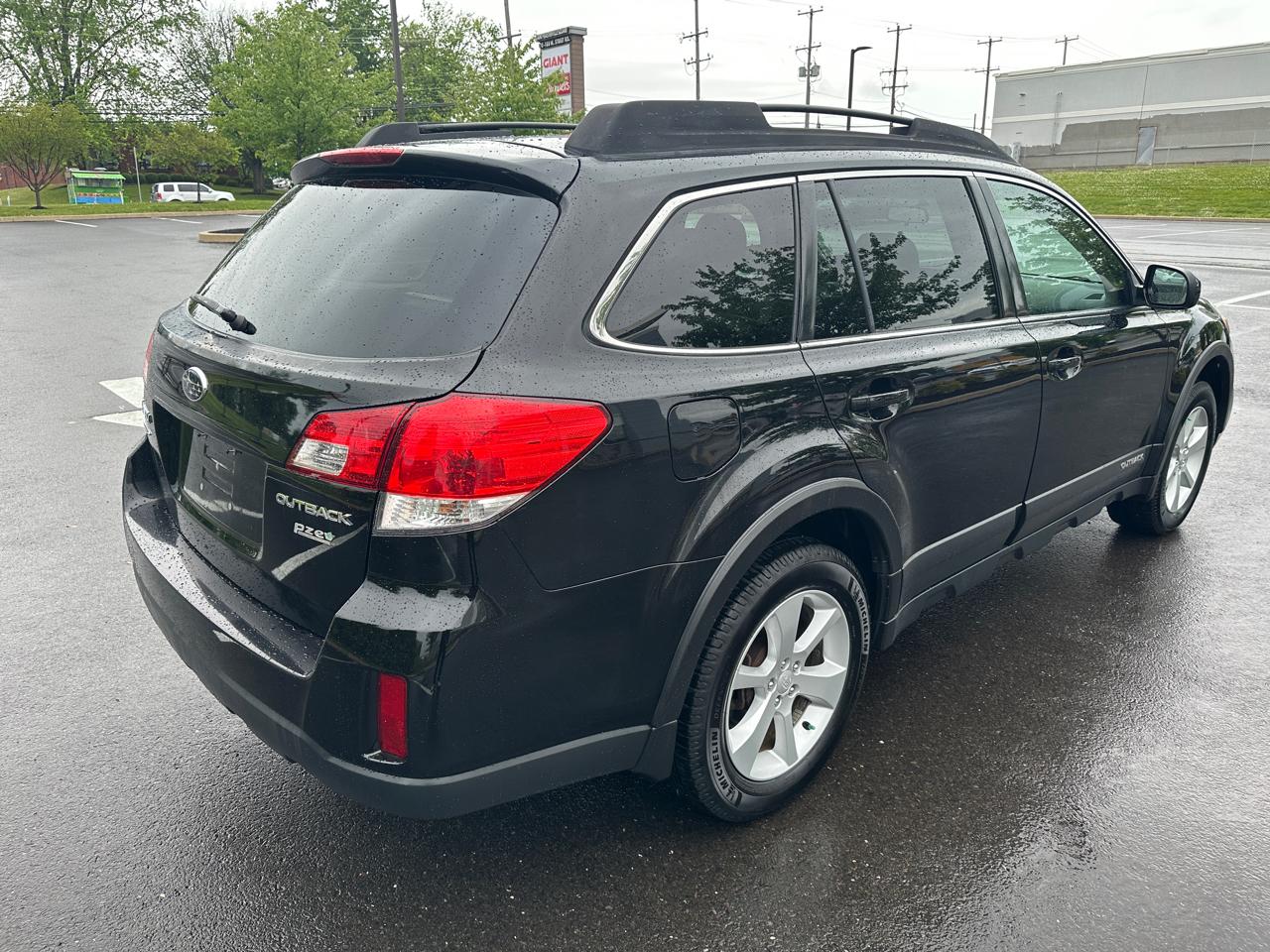 Subaru Outback 4dr Wgn H4 Auto 2.5i Premium 2013