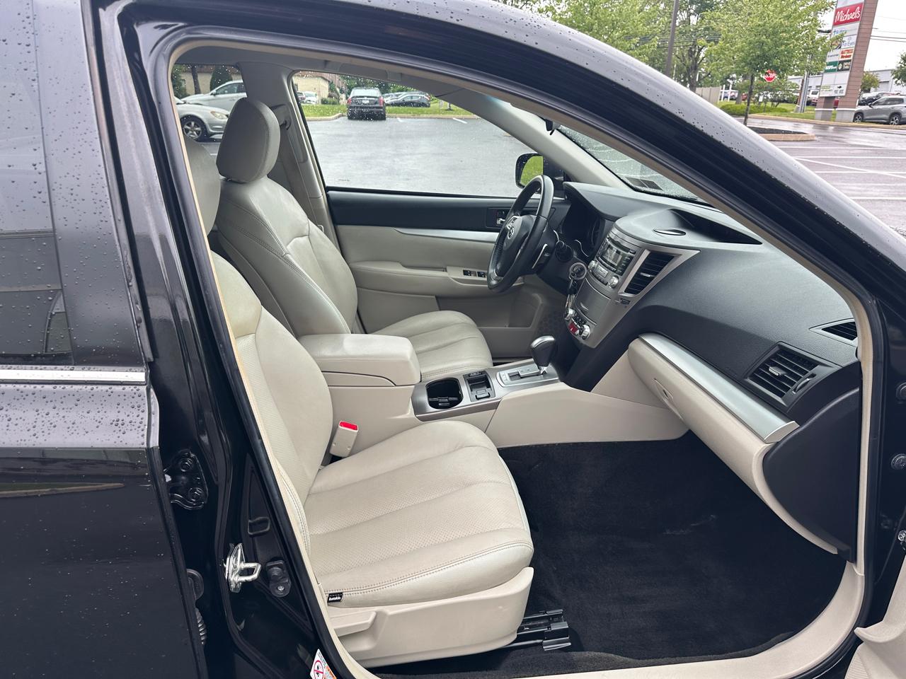 Subaru Outback 4dr Wgn H4 Auto 2.5i Premium 2013