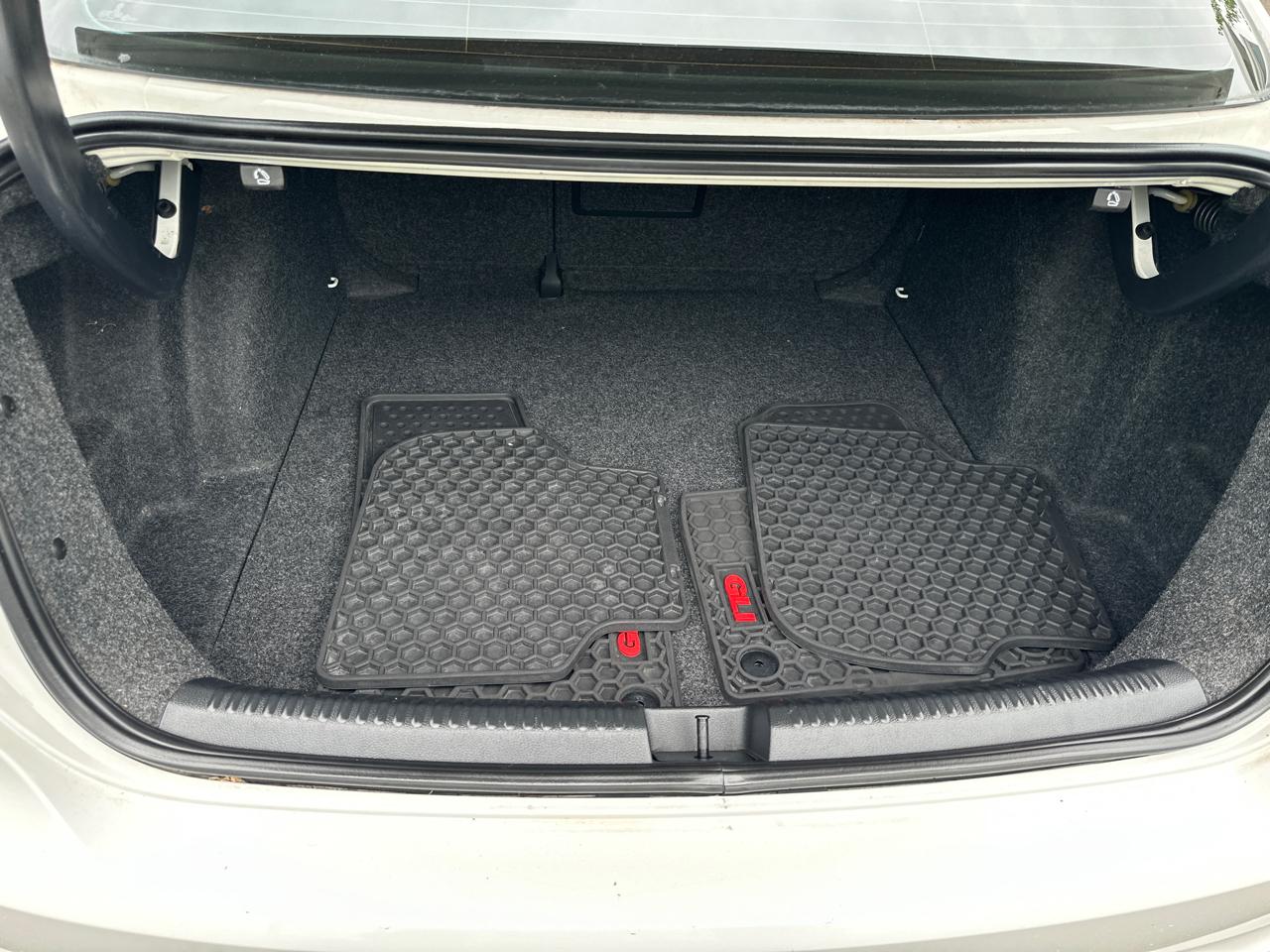 Volkswagen GLI 4dr Sdn Man Autobahn w/Nav PZEV *Ltd Avail* 2013