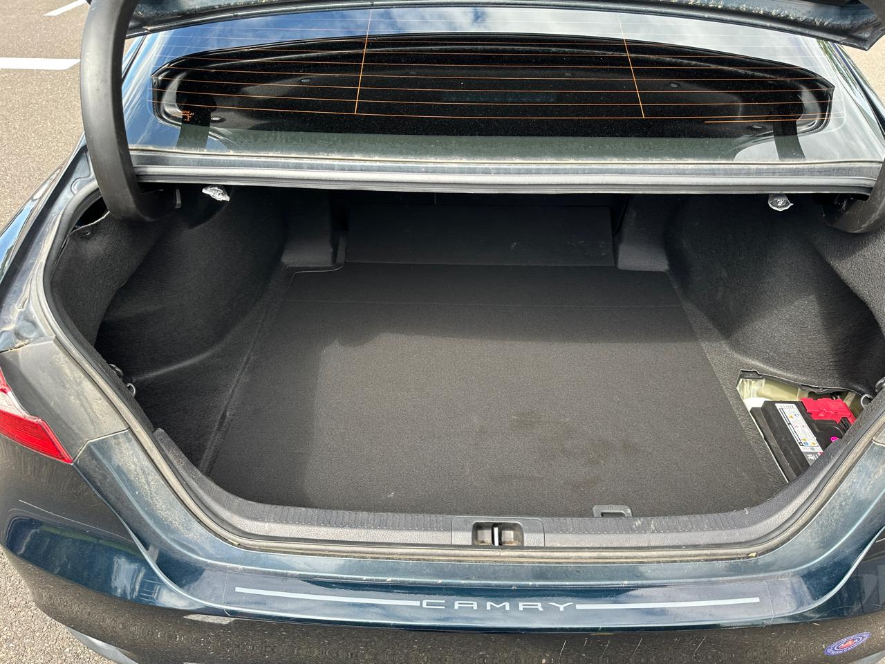 Toyota Camry Hybrid LE CVT (Natl) 2020