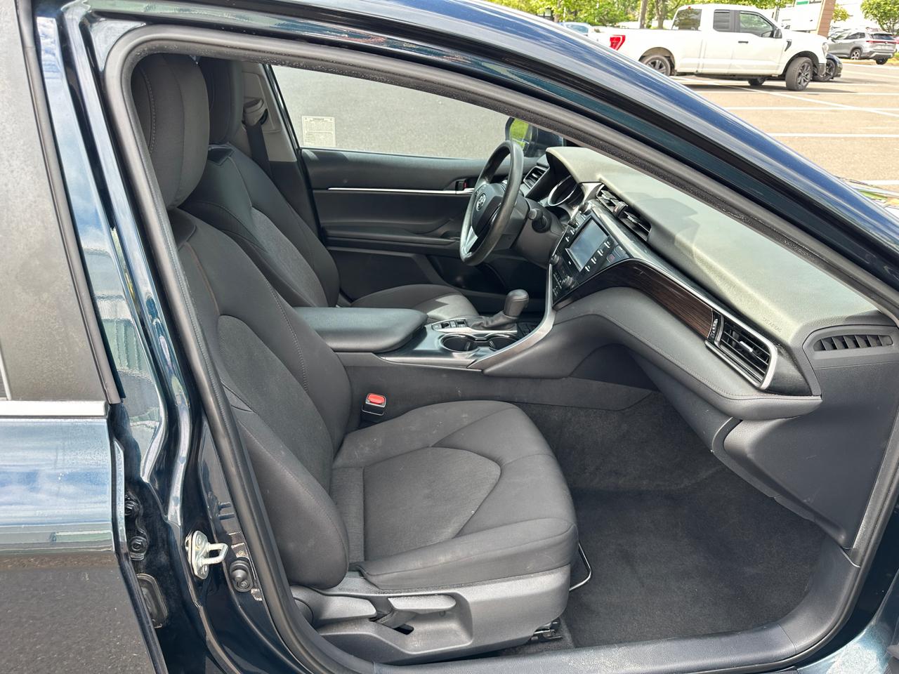 Toyota Camry Hybrid LE CVT (Natl) 2020