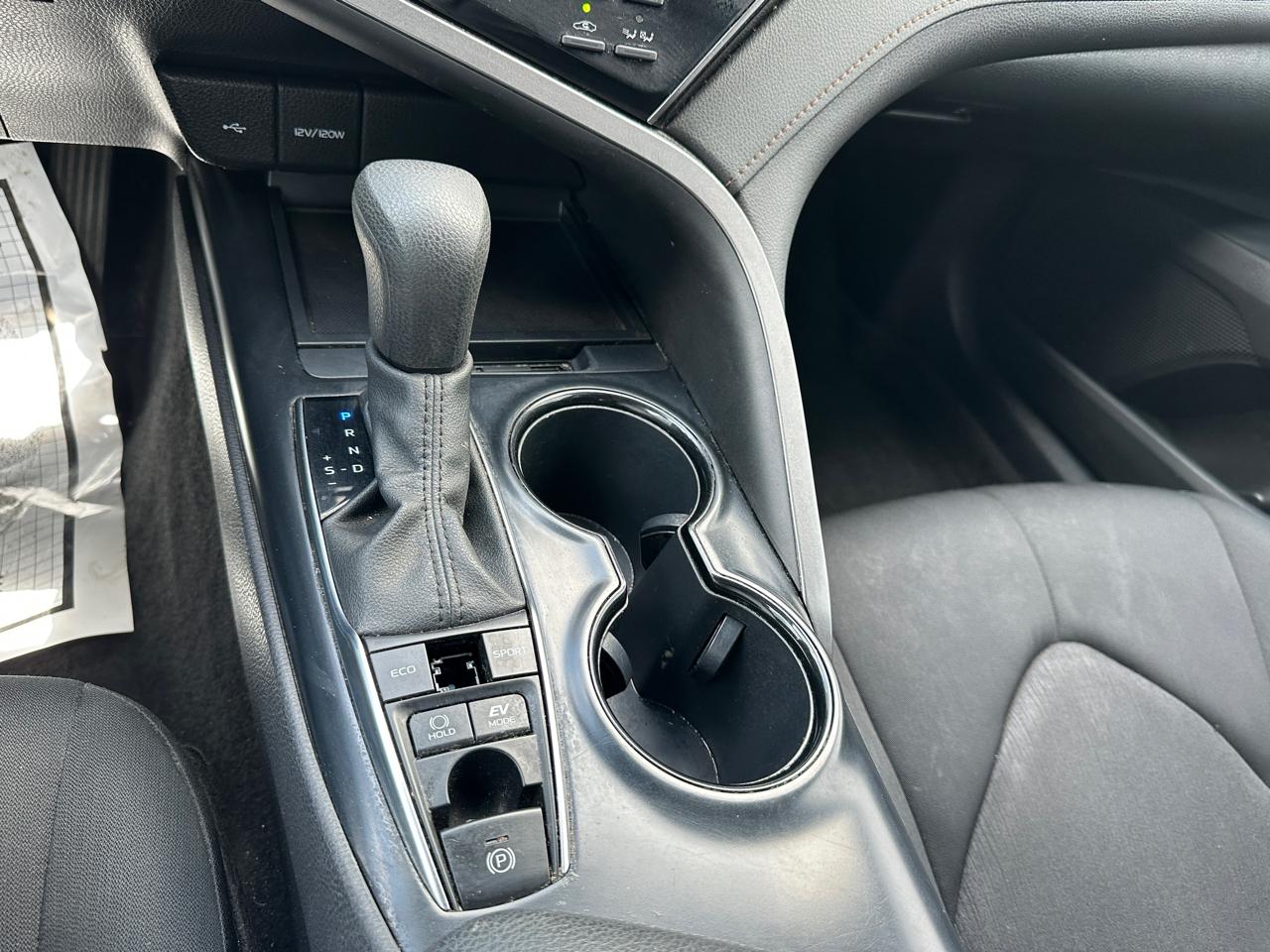 Toyota Camry Hybrid LE CVT (Natl) 2020