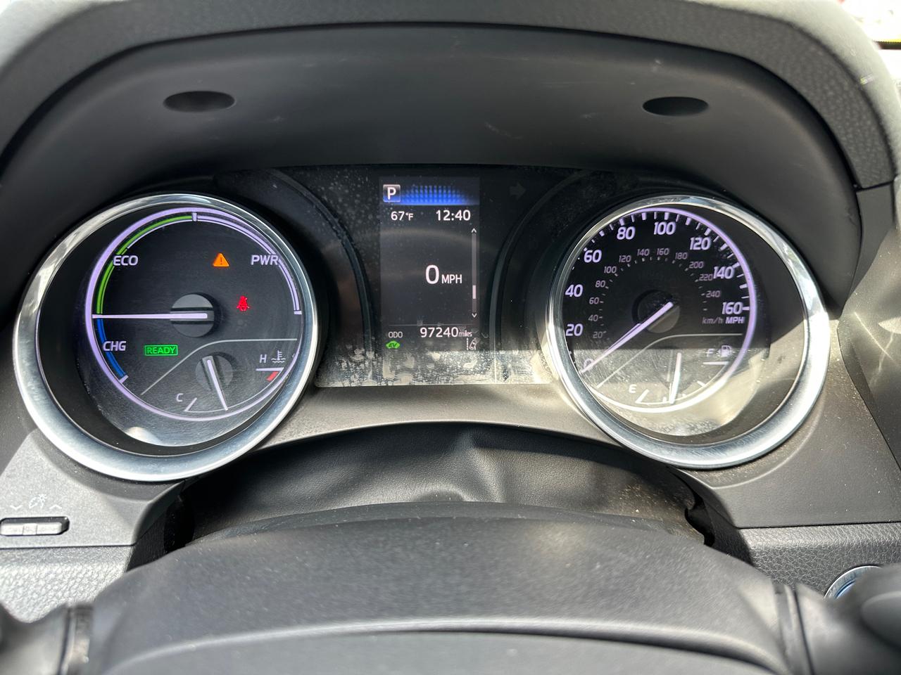 Toyota Camry Hybrid LE CVT (Natl) 2020
