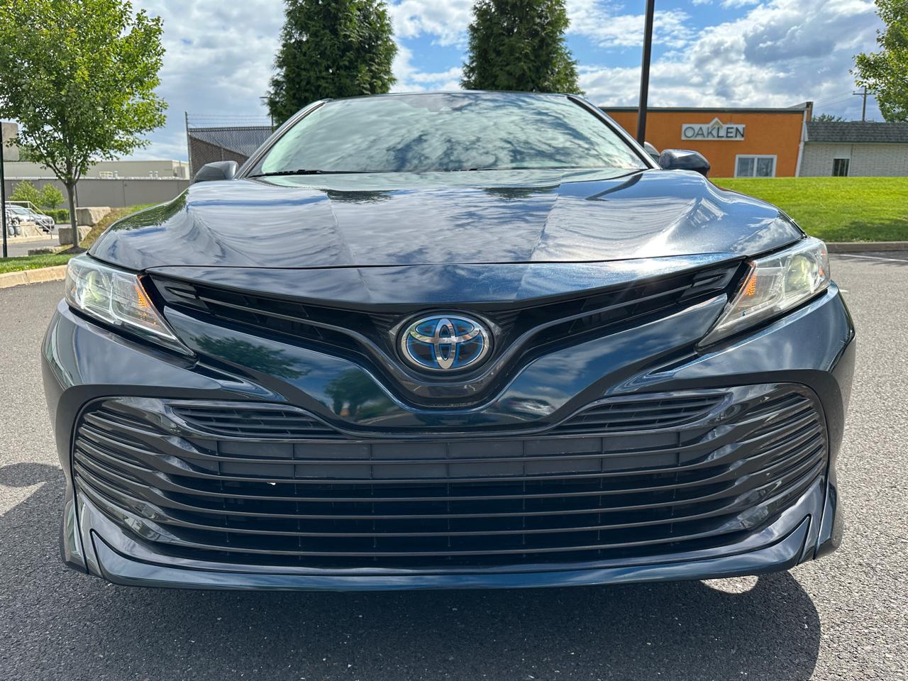 Toyota Camry Hybrid LE CVT (Natl) 2020