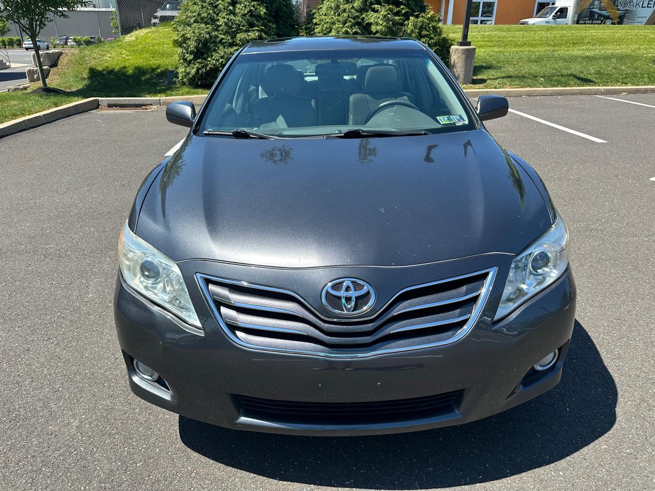 Toyota Camry Hybrid XLE 4D Sedan 2010