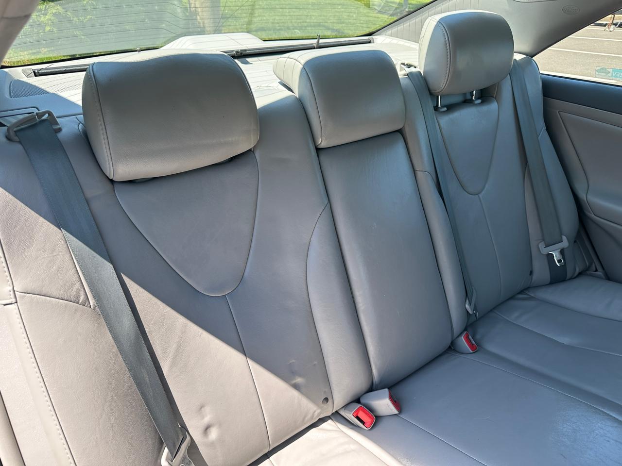 Toyota Camry Hybrid XLE 4D Sedan 2010