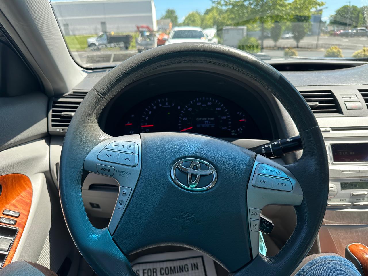 Toyota Camry Hybrid XLE 4D Sedan 2010