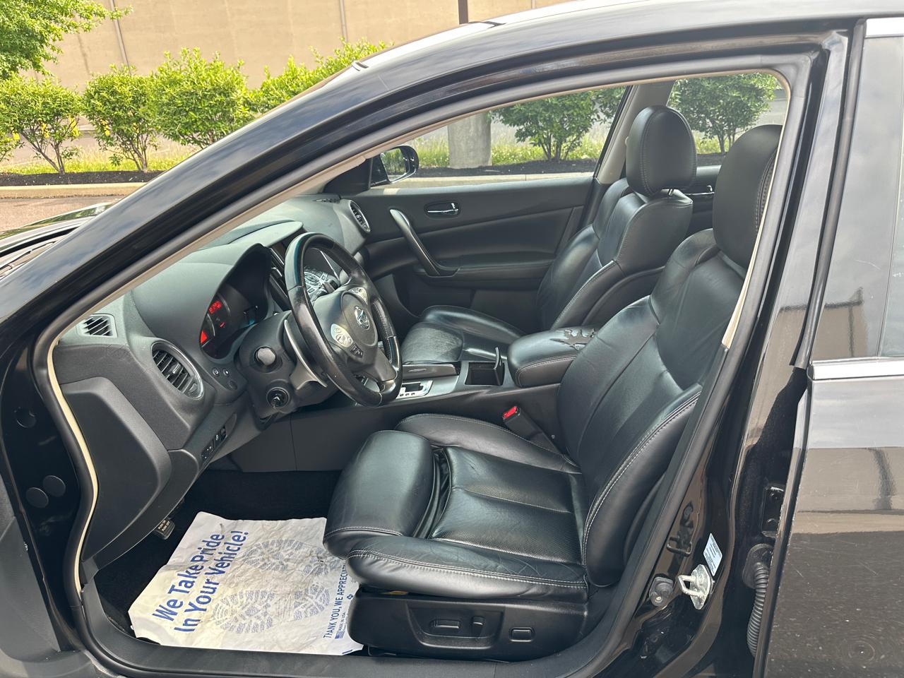 Nissan Maxima 4dr Sdn V6 CVT 3.5 SV w/Sport Pkg 2011
