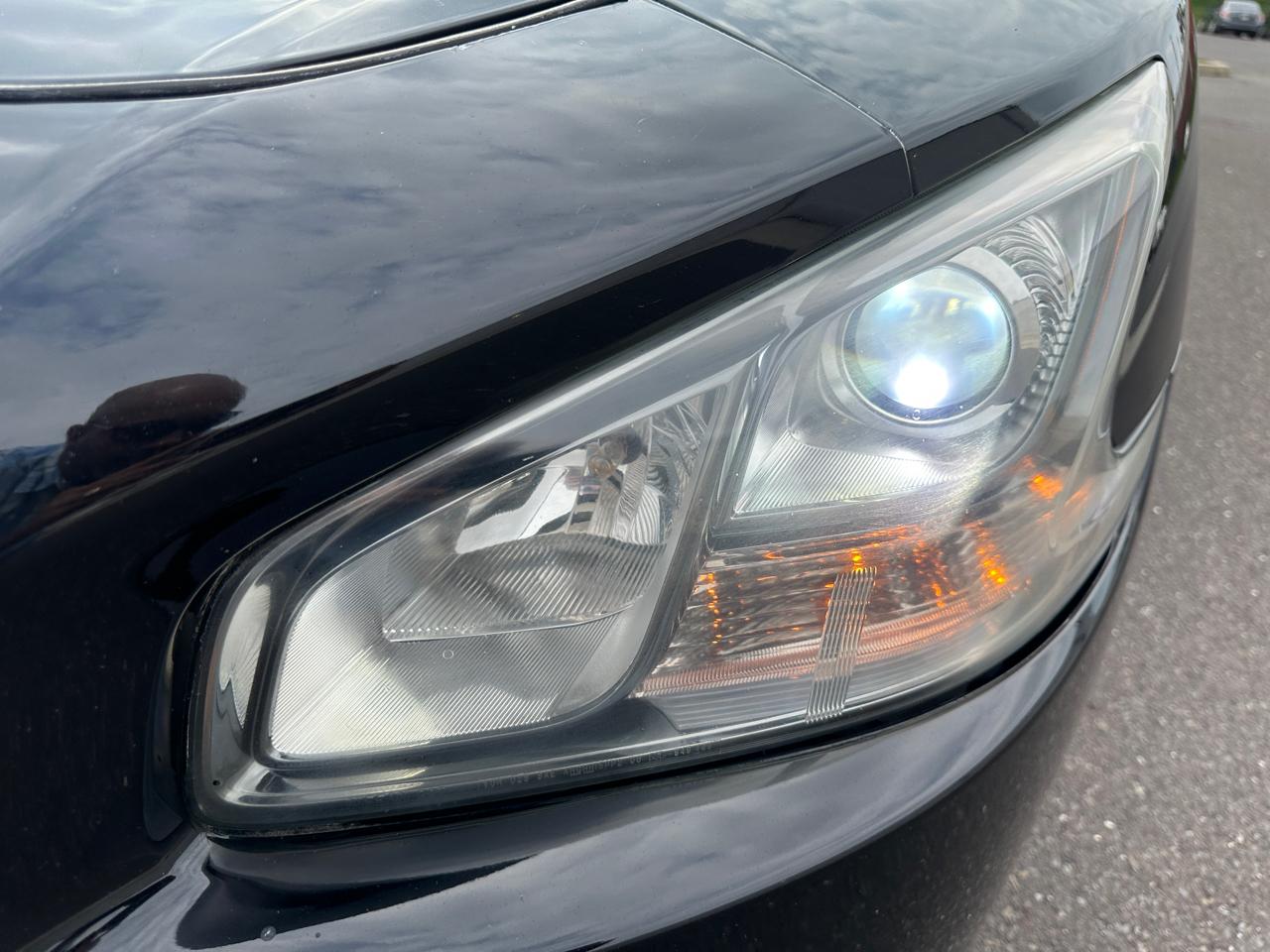 Nissan Maxima 4dr Sdn V6 CVT 3.5 SV w/Sport Pkg 2011