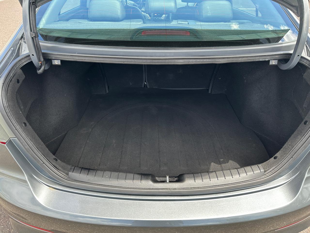 Hyundai Elantra Limited 2.0L Auto PZEV (Ulsan) *Ltd Avail* 2017