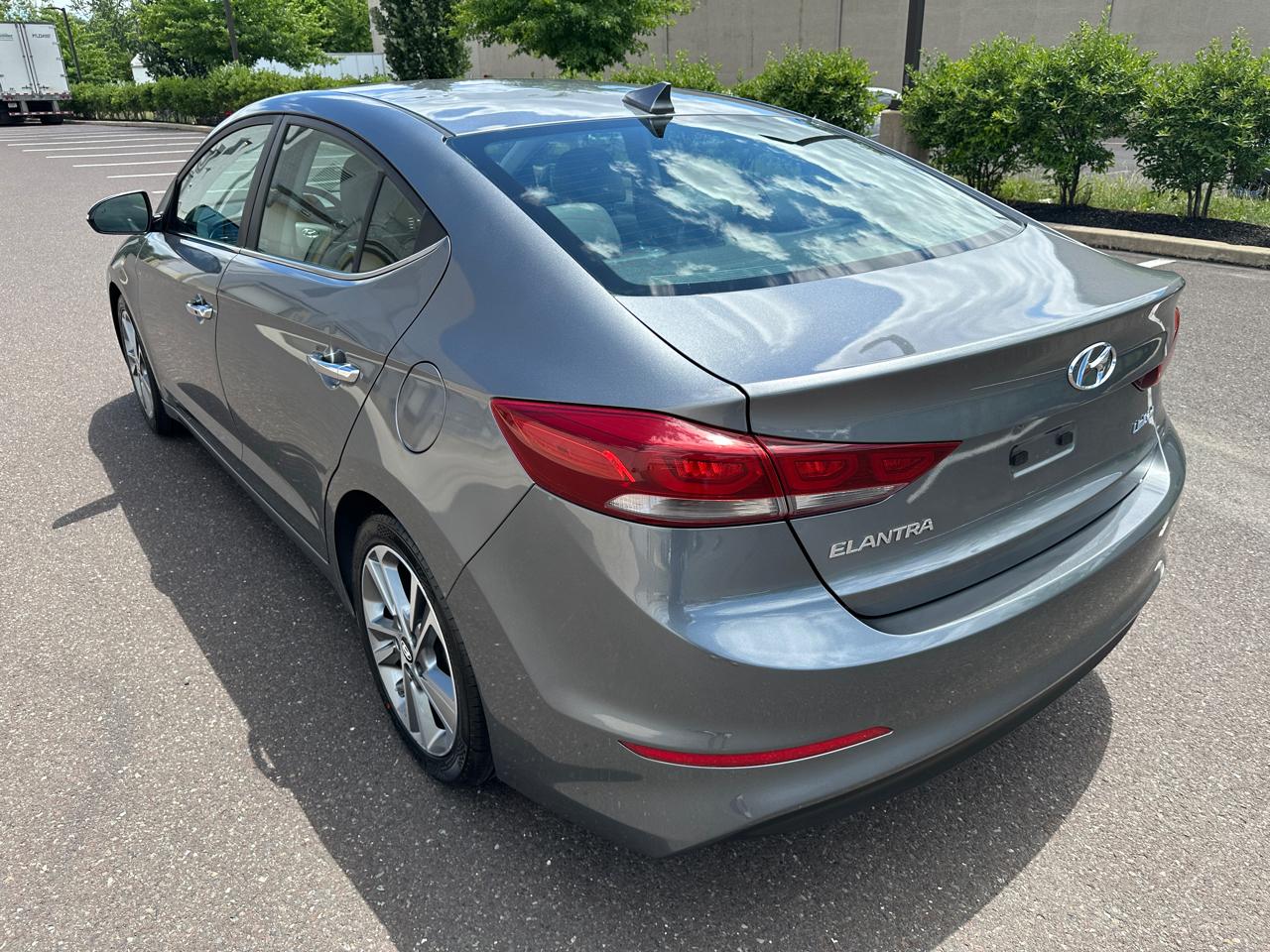 Hyundai Elantra Limited 2.0L Auto PZEV (Ulsan) *Ltd Avail* 2017