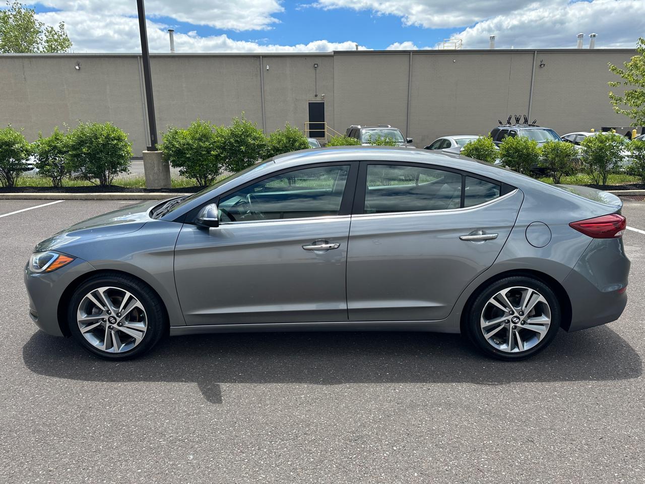 Hyundai Elantra Limited 2.0L Auto PZEV (Ulsan) *Ltd Avail* 2017