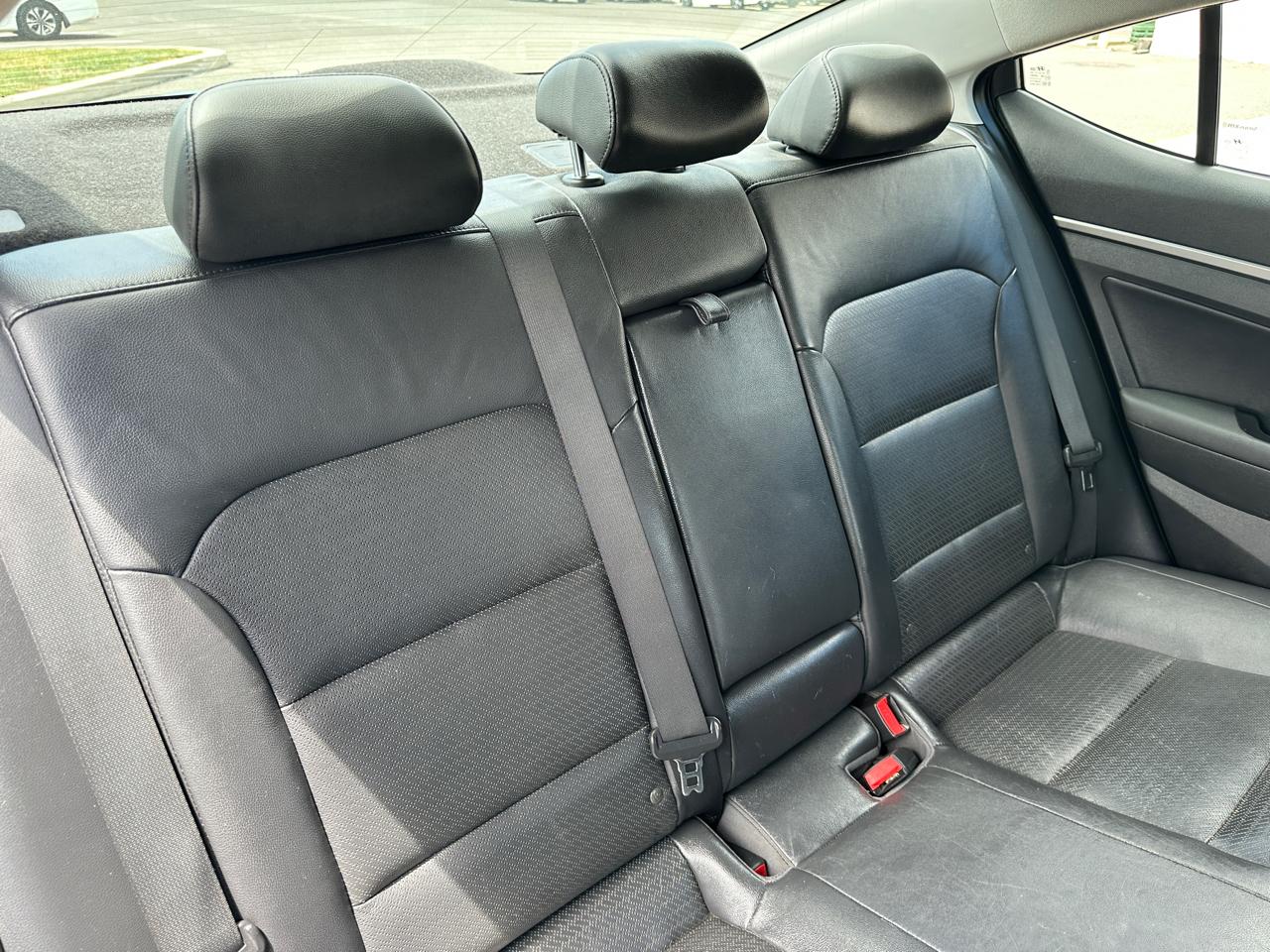 Hyundai Elantra Limited 2.0L Auto PZEV (Ulsan) *Ltd Avail* 2017