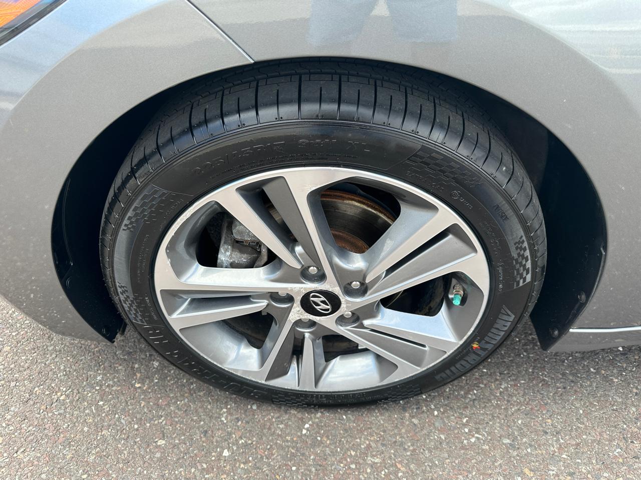 Hyundai Elantra Limited 2.0L Auto PZEV (Ulsan) *Ltd Avail* 2017