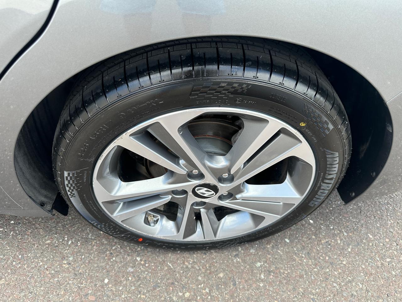 Hyundai Elantra Limited 2.0L Auto PZEV (Ulsan) *Ltd Avail* 2017