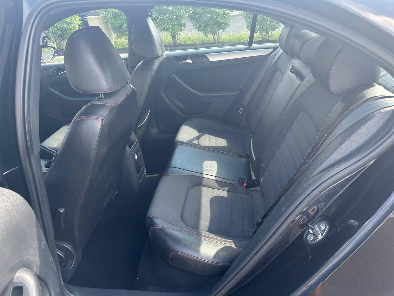 Volkswagen GLI 4dr Sdn Man Autobahn w/Nav PZEV 2012