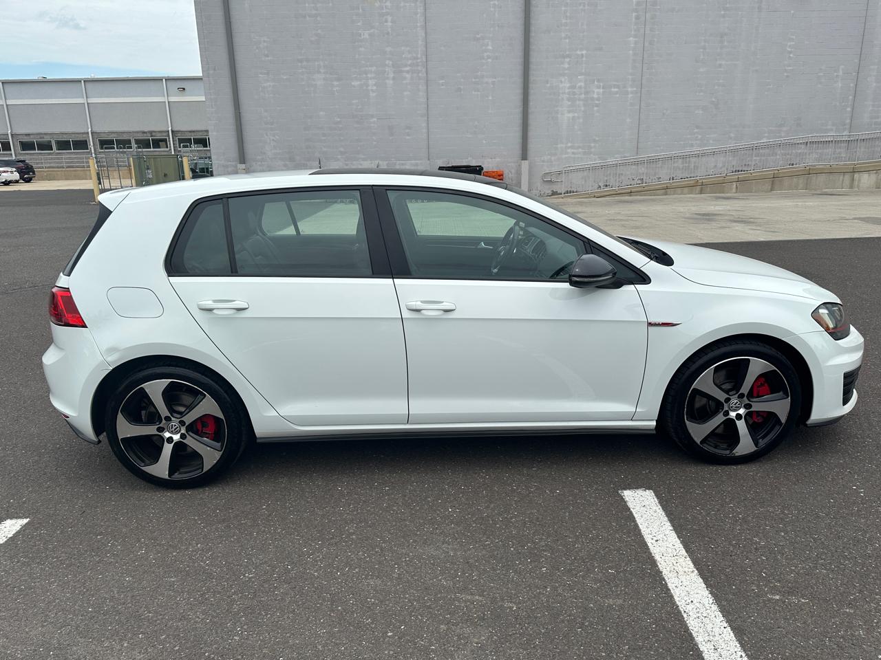 Volkswagen Golf GTI 2.0T 4-Door Autobahn DSG 2017