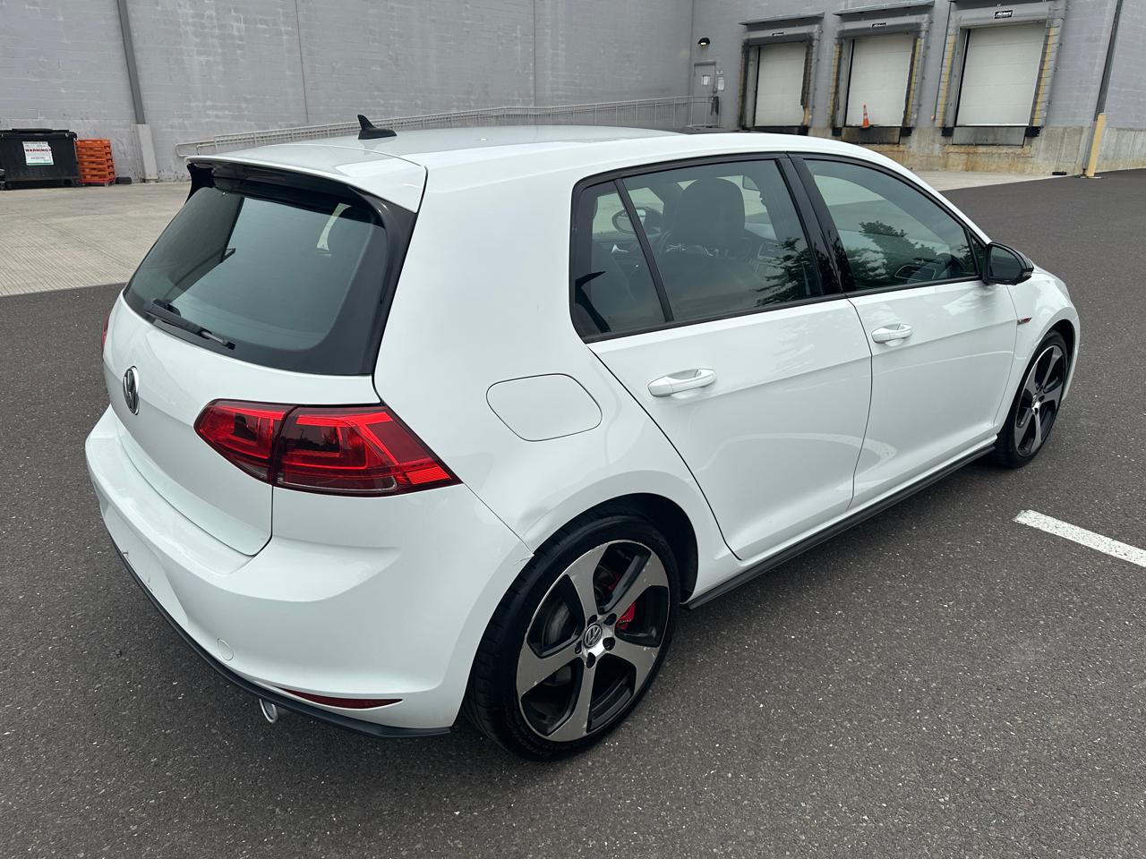 Volkswagen Golf GTI 2.0T 4-Door Autobahn DSG 2017
