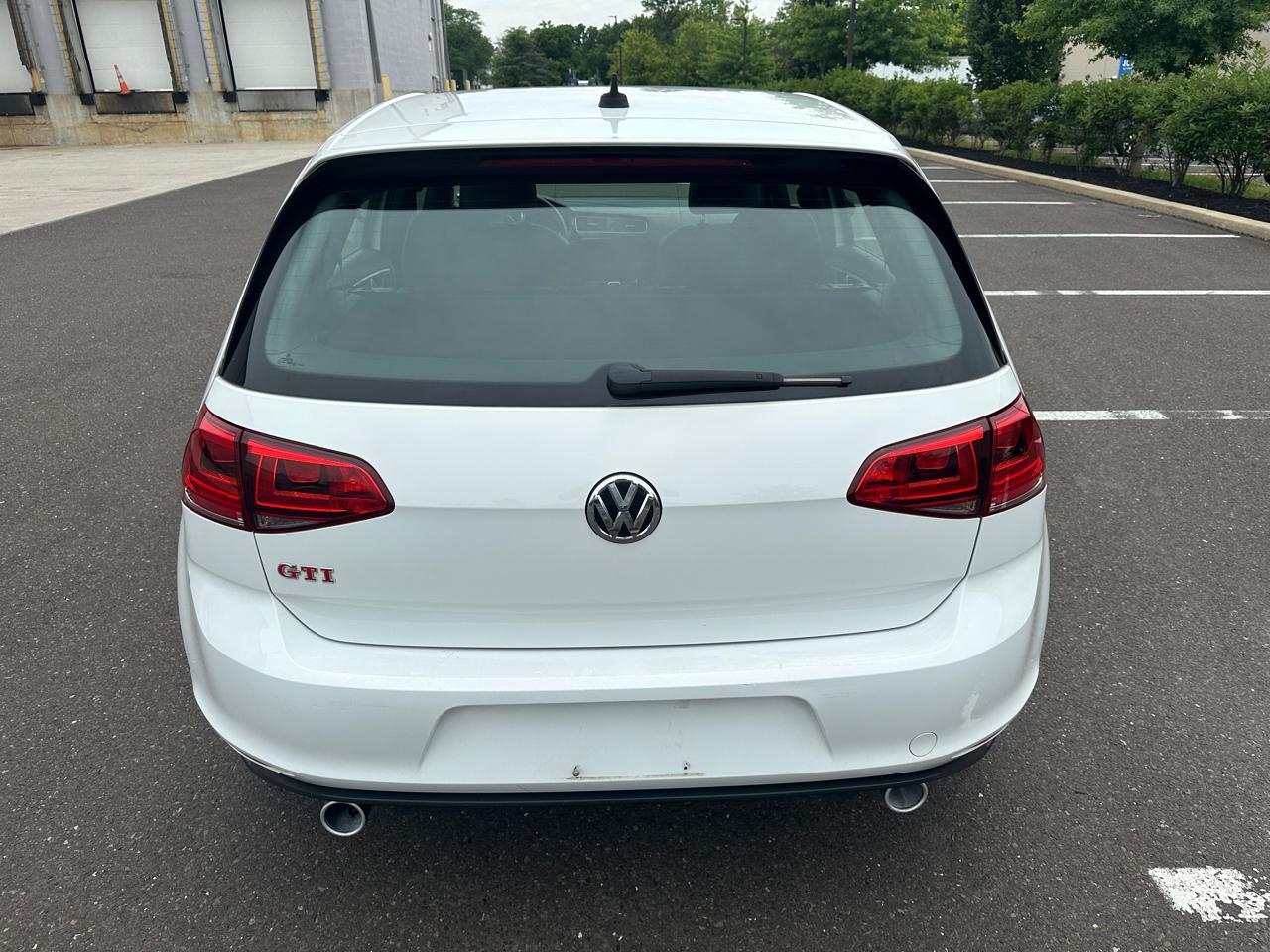 Volkswagen Golf GTI 2.0T 4-Door Autobahn DSG 2017