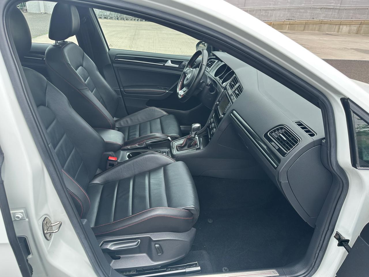 Volkswagen Golf GTI 2.0T 4-Door Autobahn DSG 2017