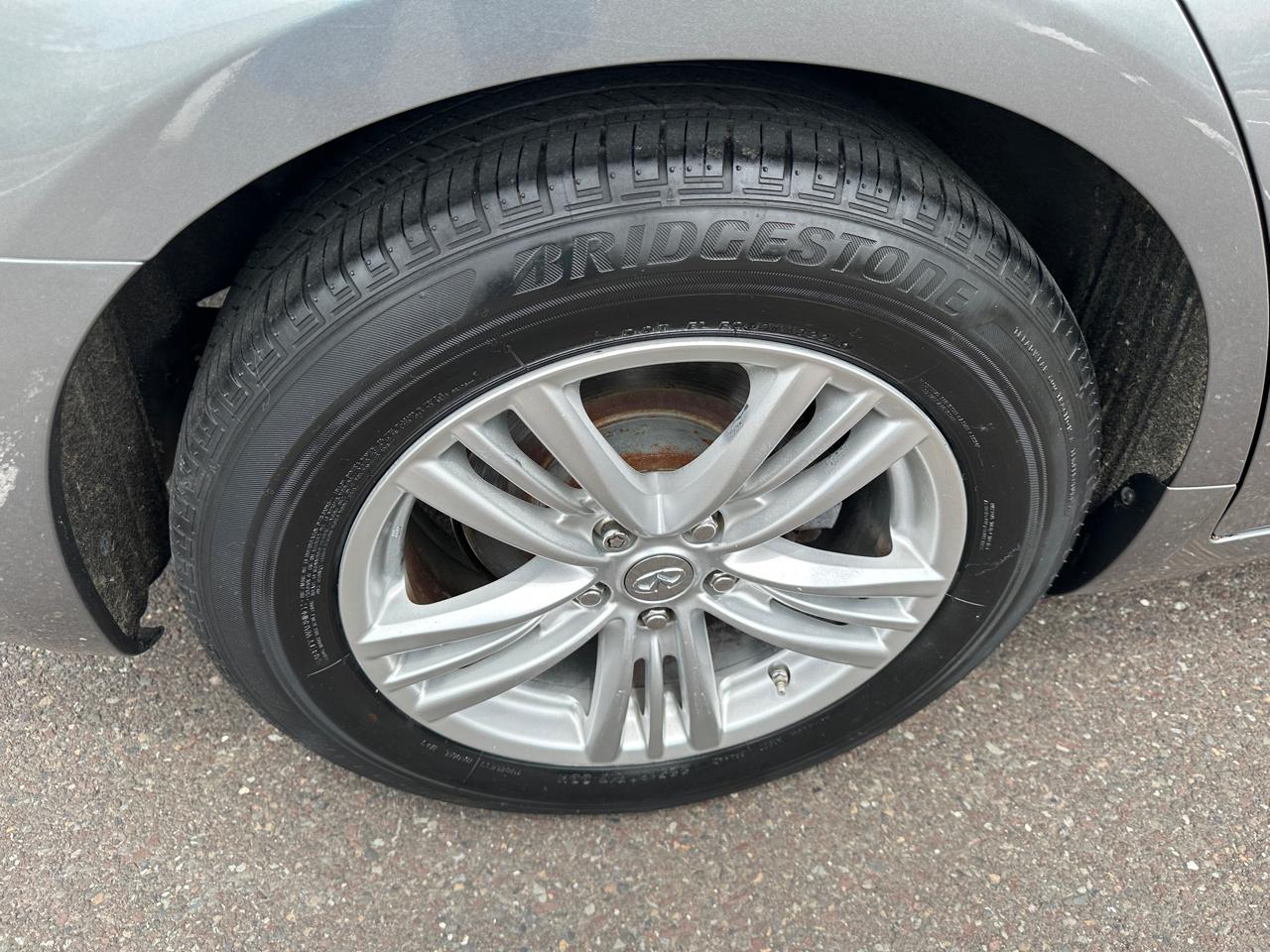 Infiniti Q40 4dr Sdn AWD 2015