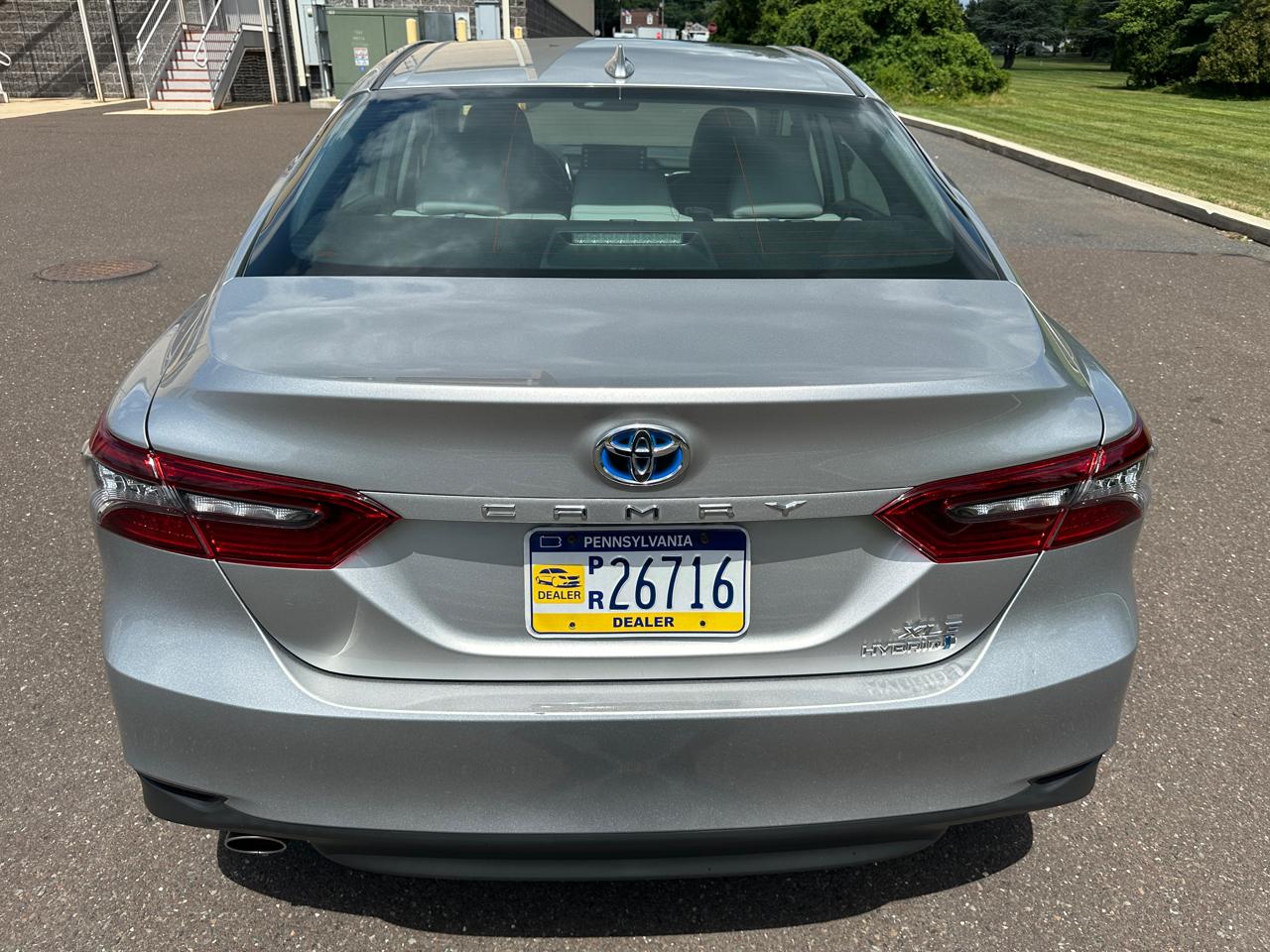 Toyota Camry Hybrid XLE CVT (Natl) 2021