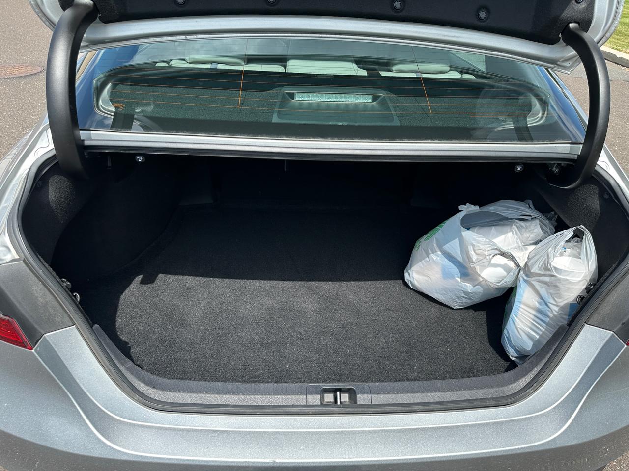 Toyota Camry Hybrid XLE CVT (Natl) 2021