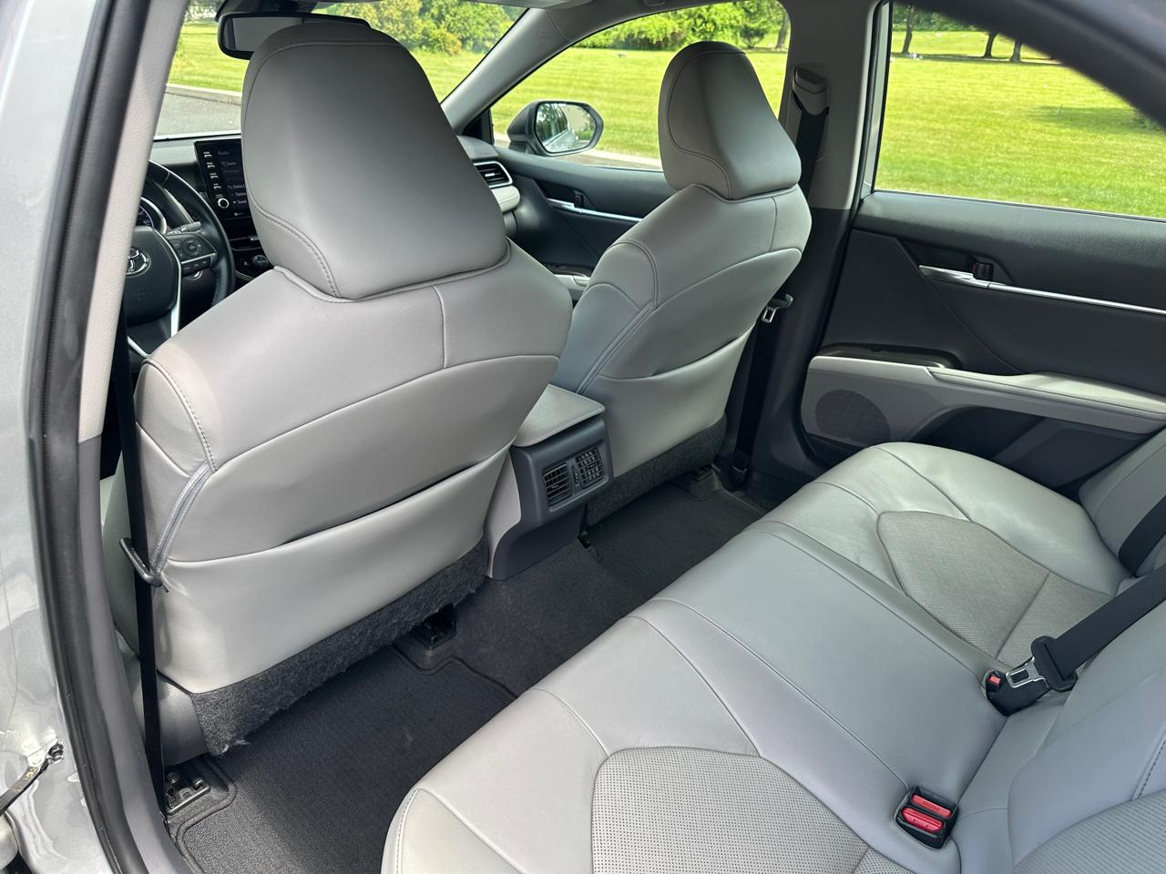 Toyota Camry Hybrid XLE CVT (Natl) 2021